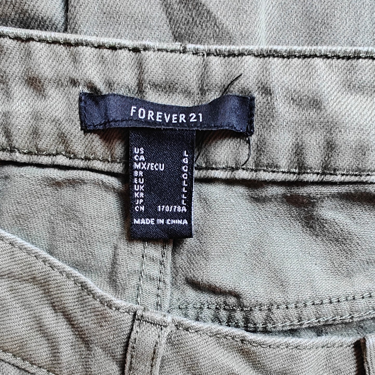 Army Green Cargo Shorts With Frayed Hem