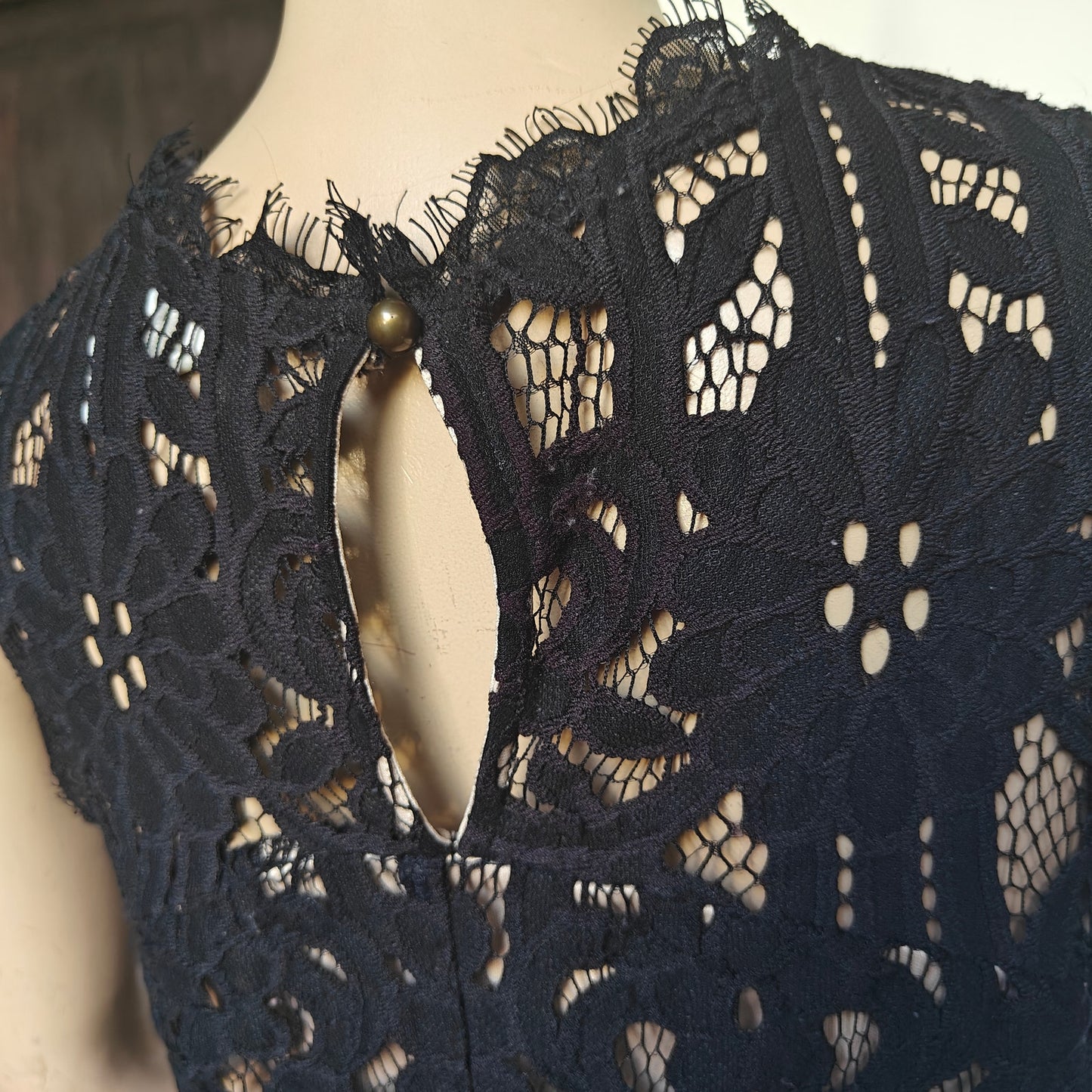 Black Lace Sleeveless Shift Dress